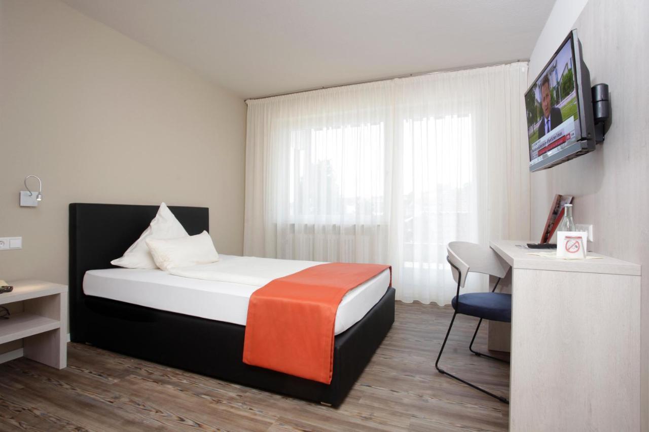 Stern Hotel Albershausen Buitenkant foto